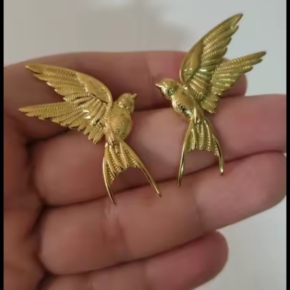 Swallow Peace Bird 18k Gold Stainless Steel Ring, Earrings, Necklace Set - Picture 5 of 17